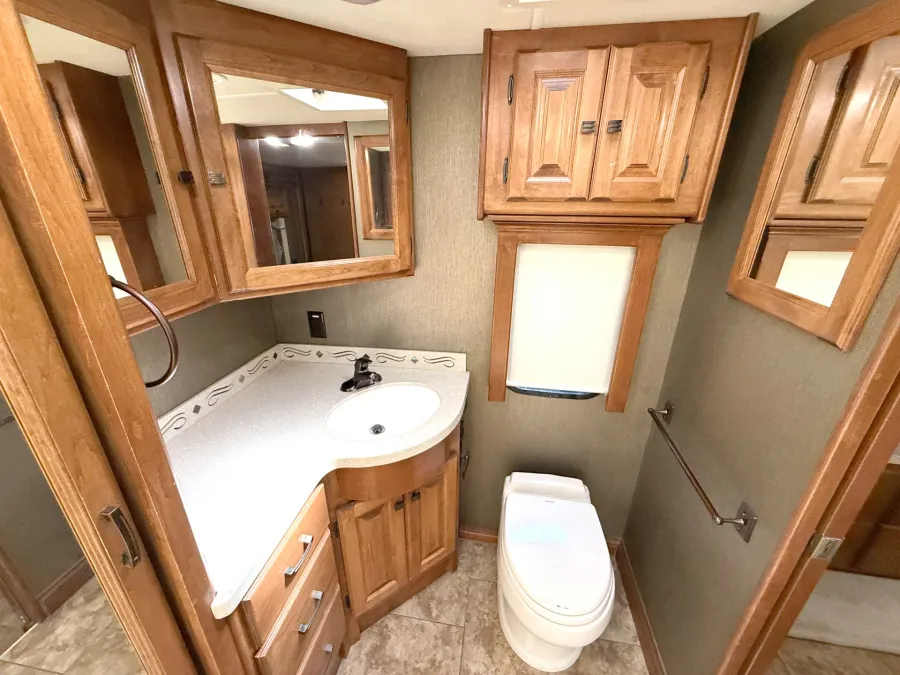 2013 Tiffin Allegro Red 38QRA | Photo 19 of 30