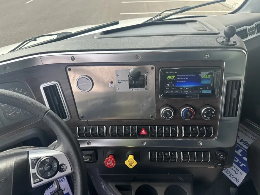 2027 Western Star 47X | Photo 11 of 15