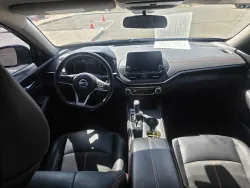 2022 Nissan Altima 2.5 SR | Thumbnail Photo 17 of 23