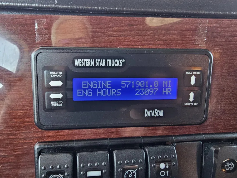 2020 Western Star 4900FA | Photo 14 of 34