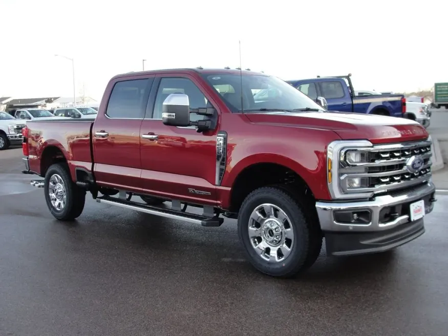2026 Ford Super Duty F-250 Lariat | Photo 6 of 13