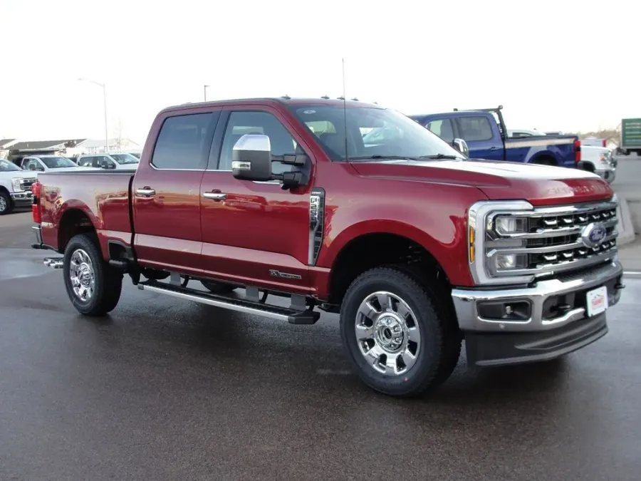 2026 Ford Super Duty F-250 Lariat | Photo 6 of 13