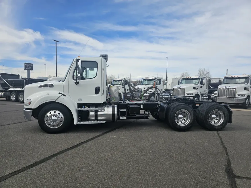 2023 Freightliner M2 112 | Photo 10 of 21