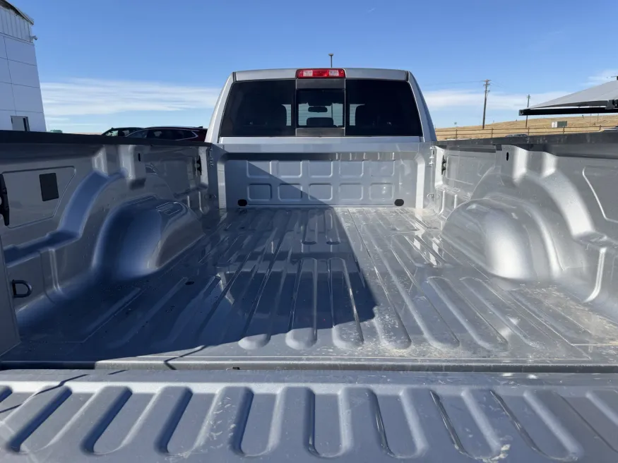 2021 RAM 2500 Tradesman | Photo 7 of 17