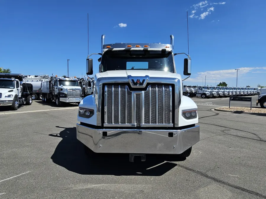 2022 Western Star 49X | Photo 2 of 16