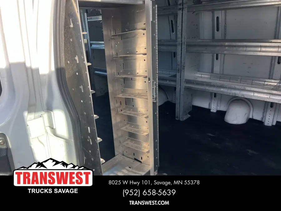 2018 Chevrolet Express | Photo 16 of 18