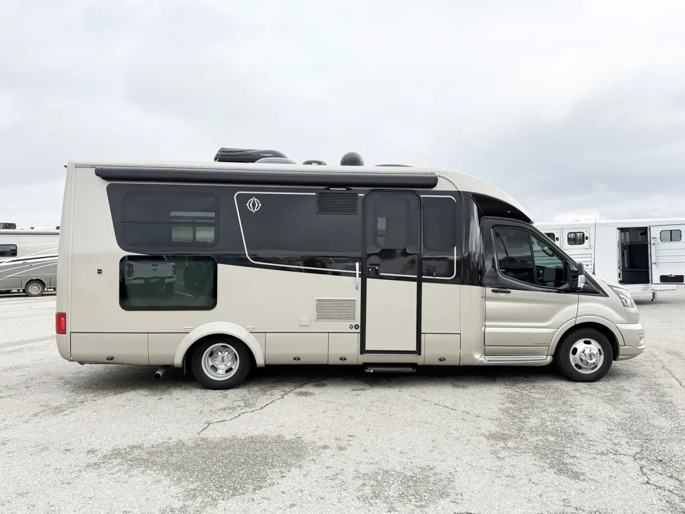 2021 Leisure Travel Van Wonder W24RL | Photo 3 of 23