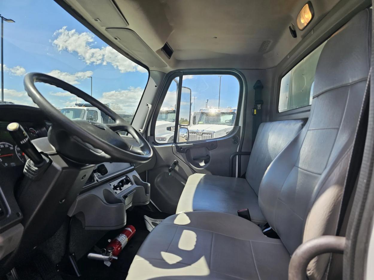 2019 Freightliner M2 106 | Photo 12 of 21