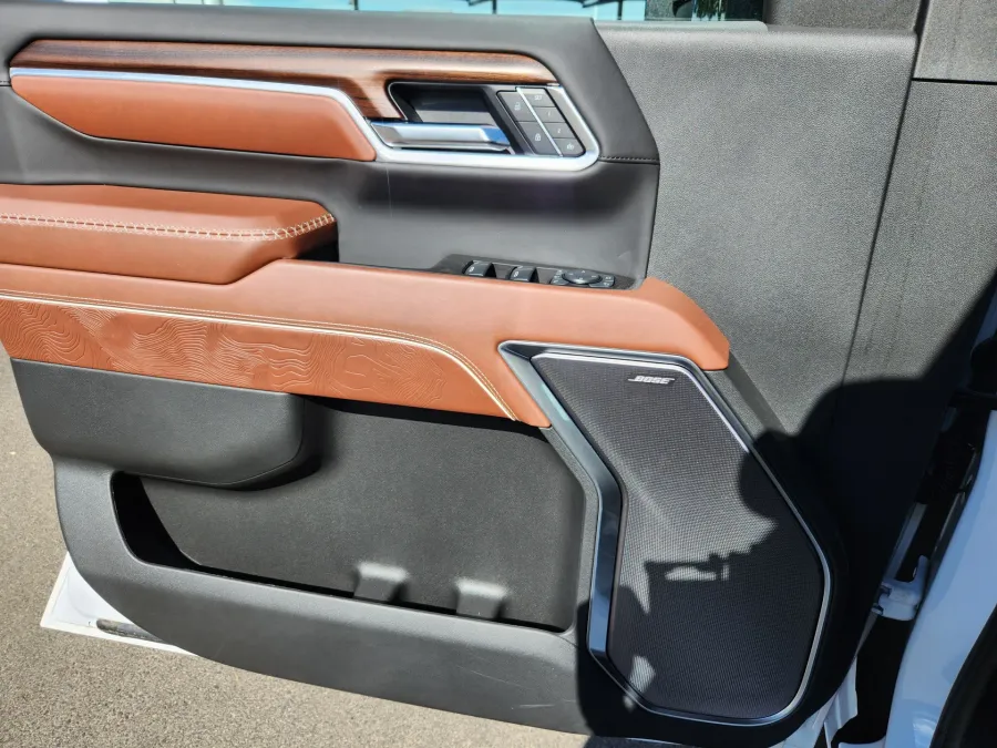 2025 GMC Sierra 3500HD Denali Ultimate | Photo 5 of 29