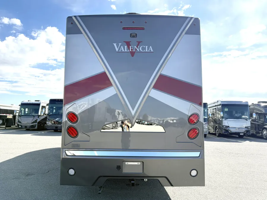 2022 Renegade Valencia 38RB | Photo 21 of 31