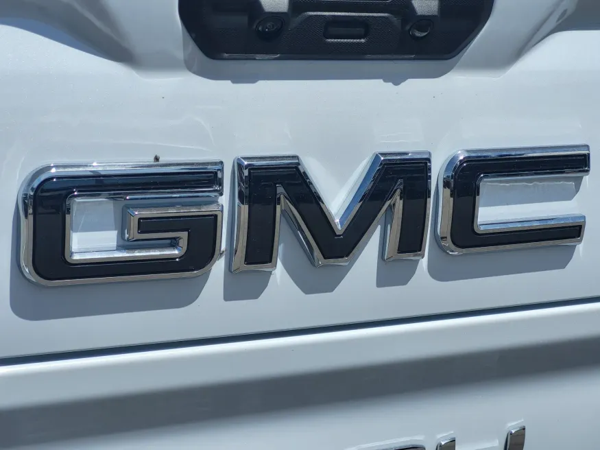 2026 GMC Sierra 1500 Denali Ultimate | Photo 10 of 26
