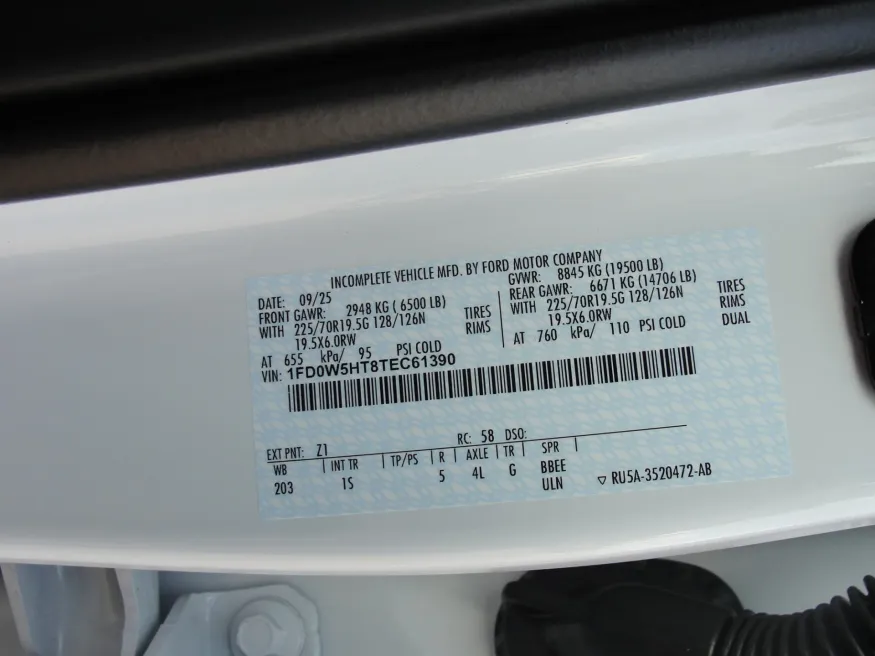 2026 Ford F-550 | Photo 15 of 31