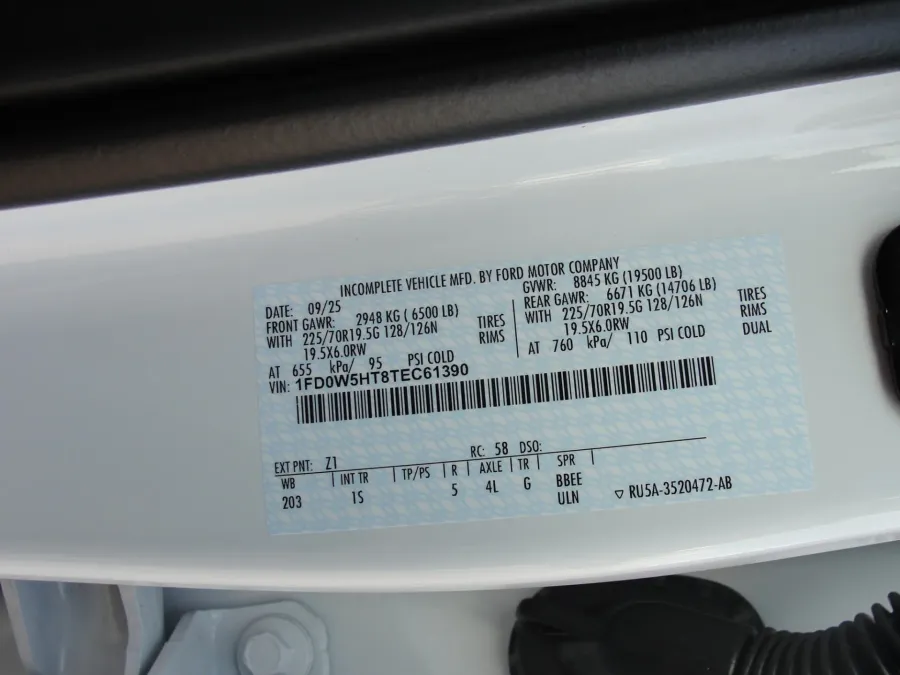 2026 Ford F-550 | Photo 15 of 31