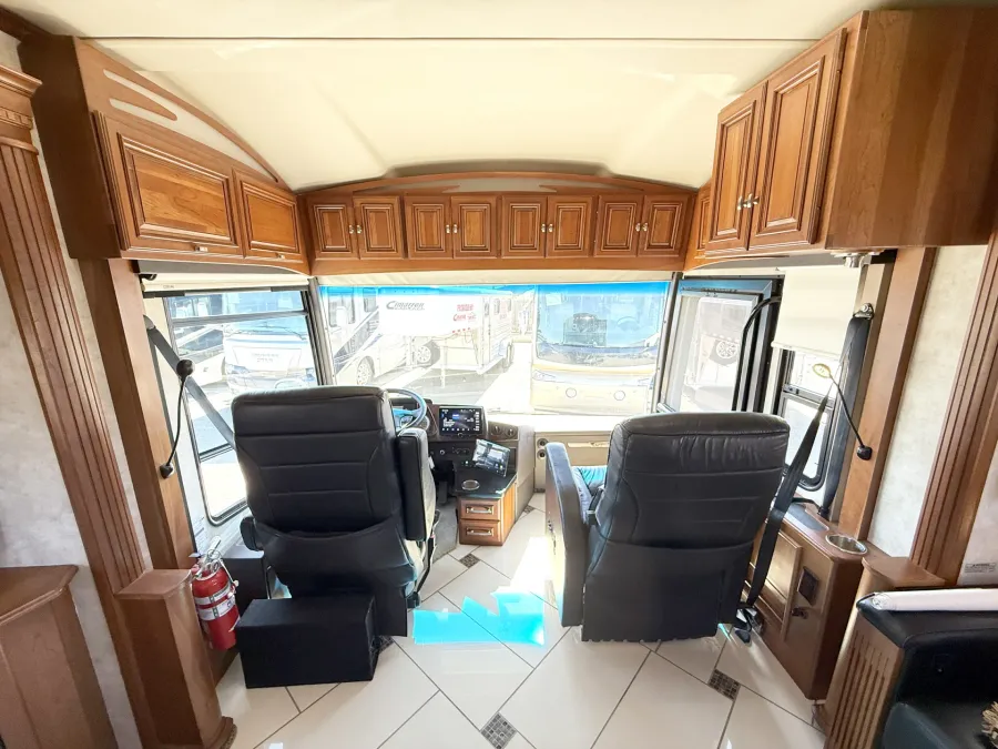 2012 Itasca Ellipse 42QD | Photo 5 of 32