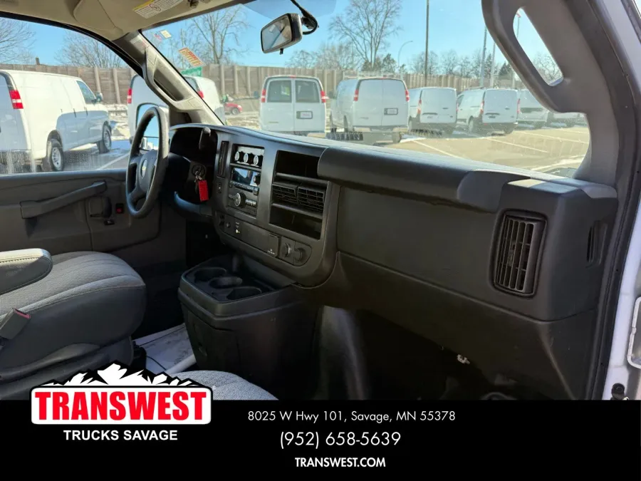 2017 Chevrolet Express 3500 Work Van | Photo 5 of 20