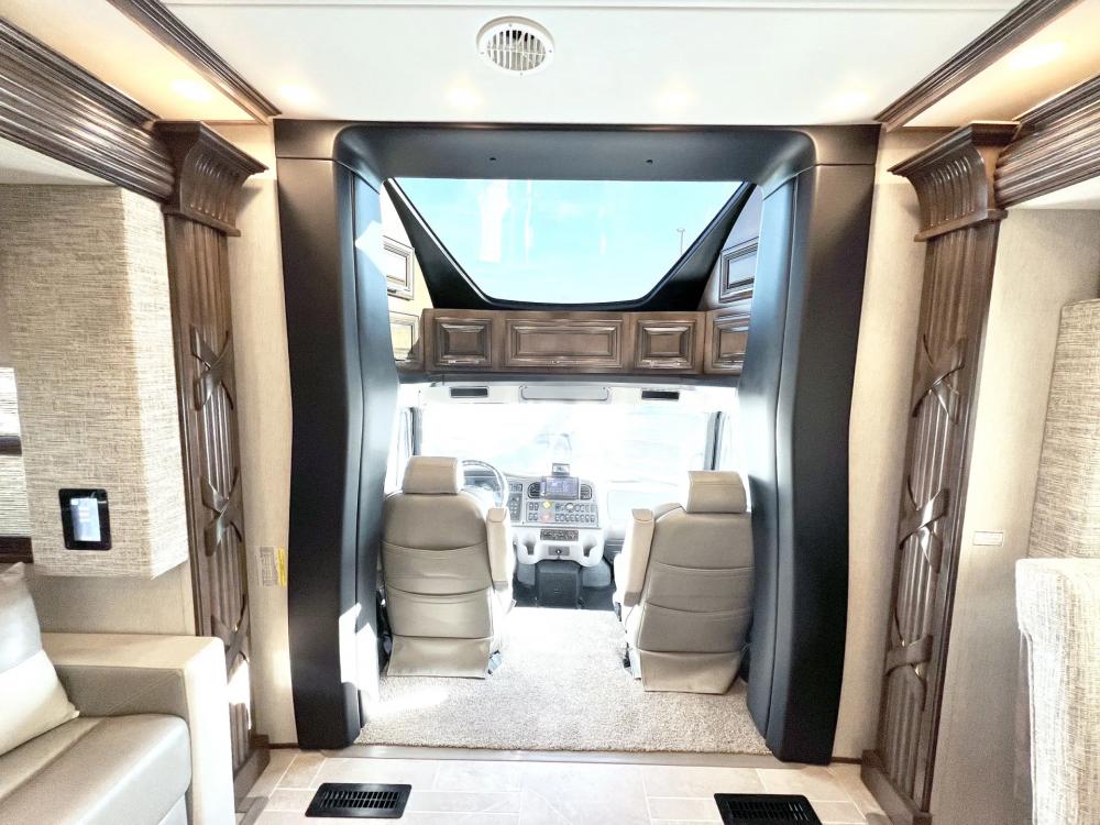 2023 Newmar Supreme Aire 4509 | Photo 7 of 38