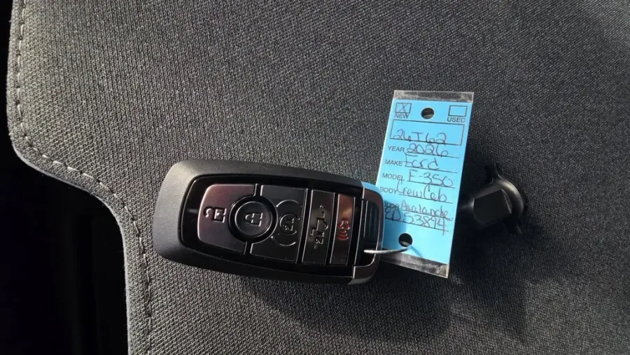 2026 Ford Super Duty F-350 | Photo 24 of 30