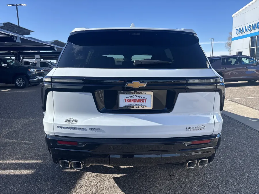 2026 Chevrolet Traverse AWD High Country | Photo 3 of 24