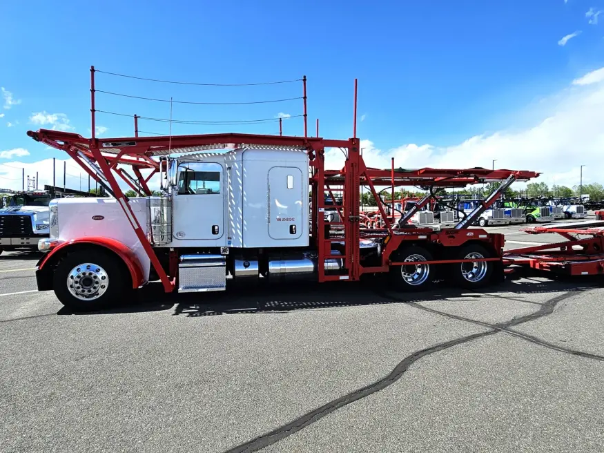 2018 Peterbilt 389 | Photo 17 of 35