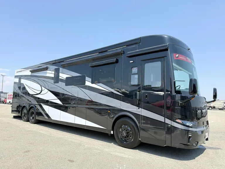 2026 Newmar Essex 4551