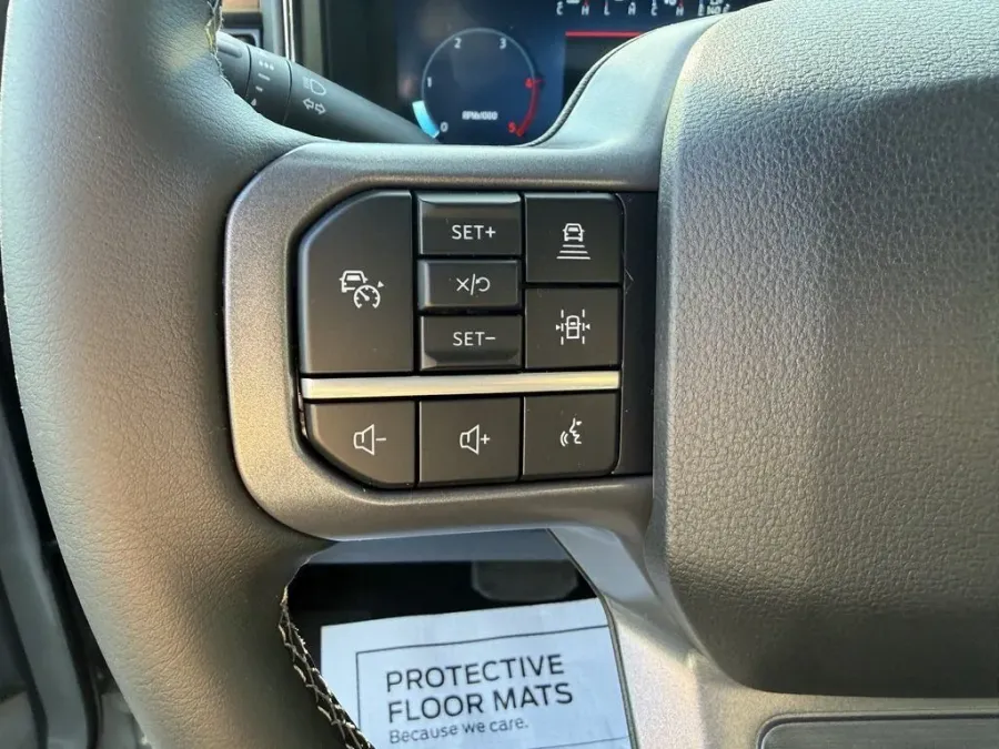 2026 Ford Super Duty F-250 | Photo 18 of 30