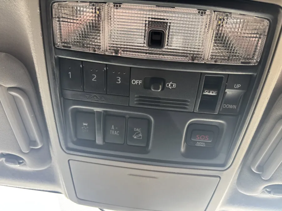 2015 Toyota 4Runner | Photo 20 of 22