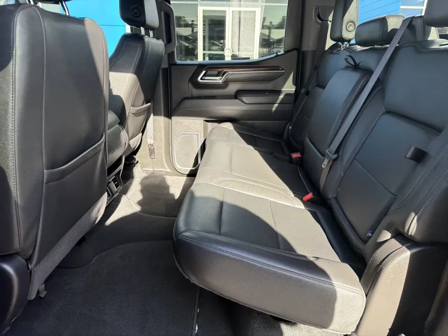 2025 GMC Sierra 1500 SLT | Photo 10 of 20