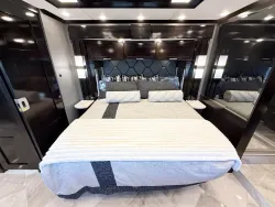 2027 Newmar Essex 4595 | Thumbnail Photo 15 of 31