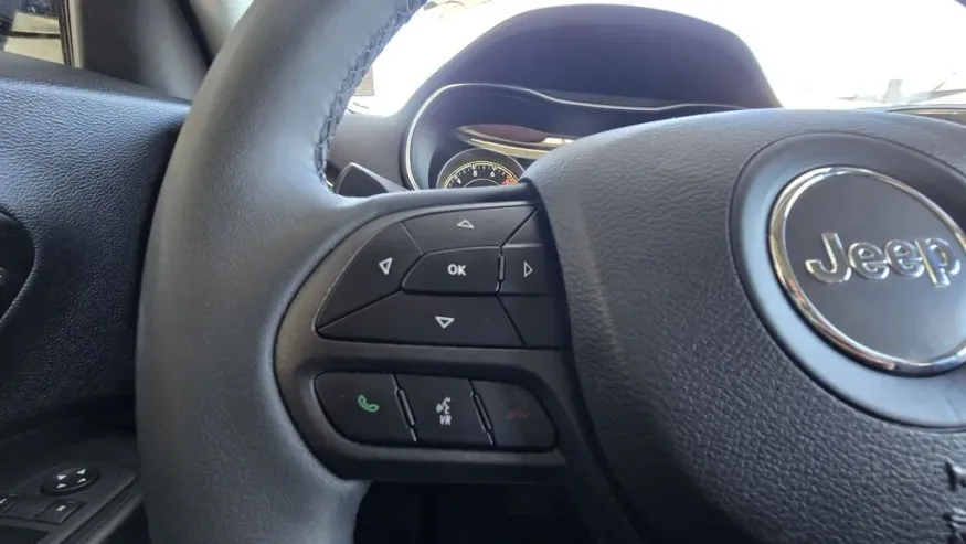 2022 Jeep Cherokee | Photo 16 of 29