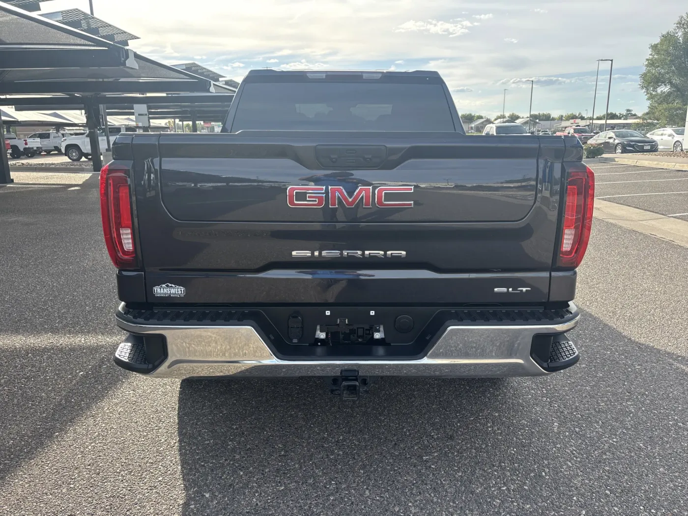 2024 GMC Sierra 1500 SLT | Photo 3 of 18