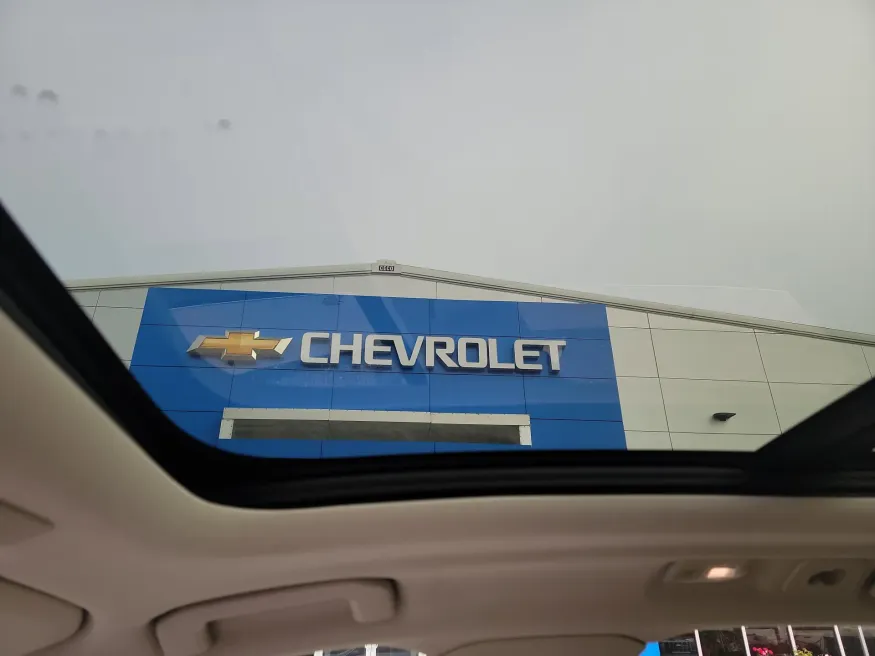 2022 Volvo XC60 Momentum | Photo 13 of 19