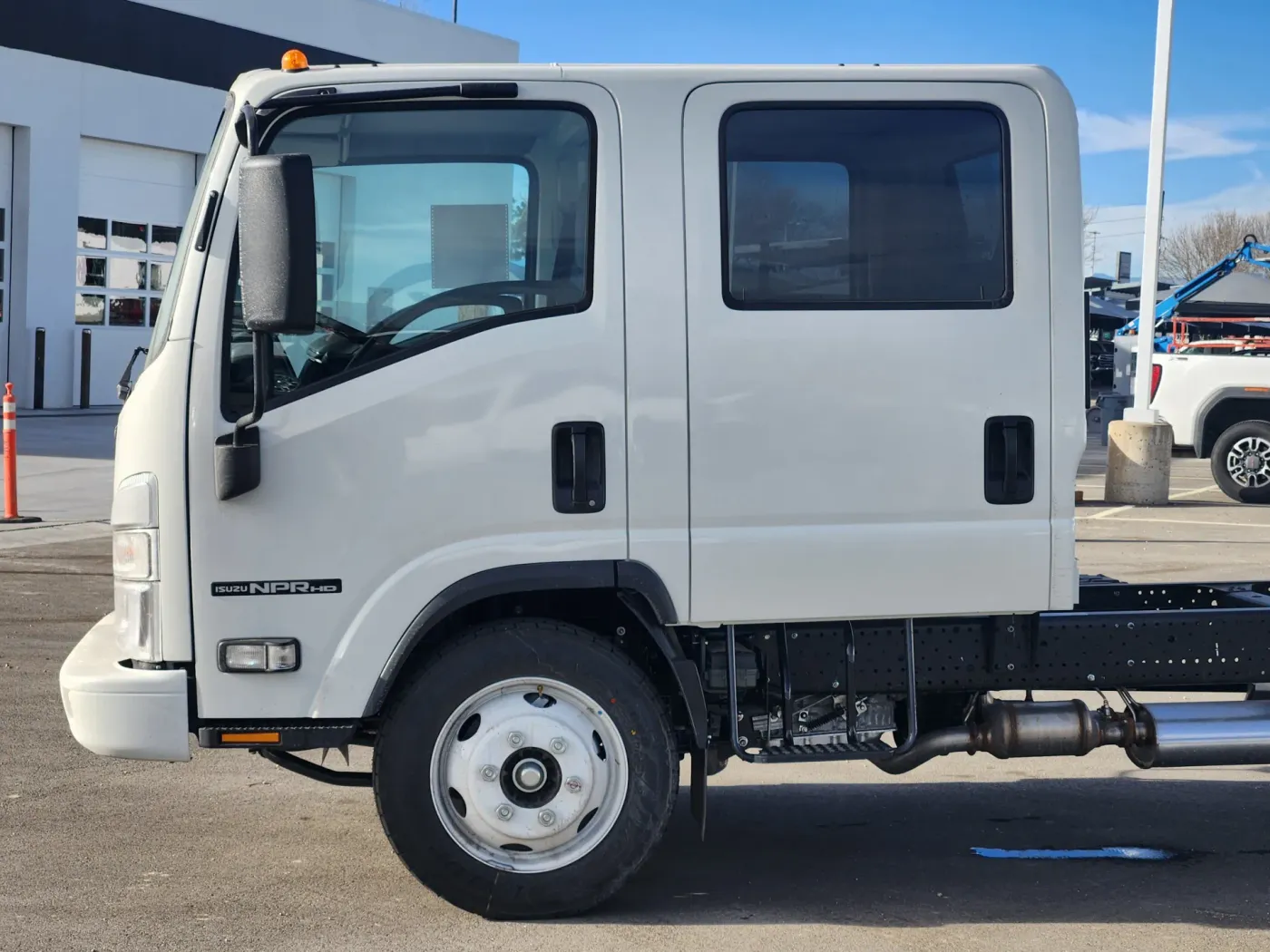2026 Isuzu NPR-HD | Photo 4 of 20