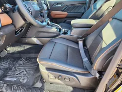 2025 GMC Canyon 4WD AT4 | Thumbnail Photo 8 of 28