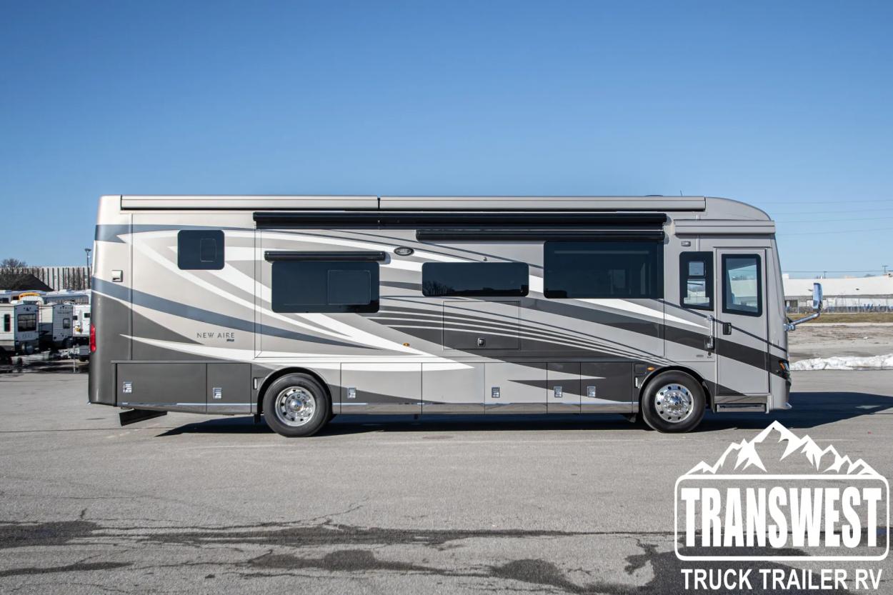 2023 Newmar New Aire 3547 | Photo 1 of 42