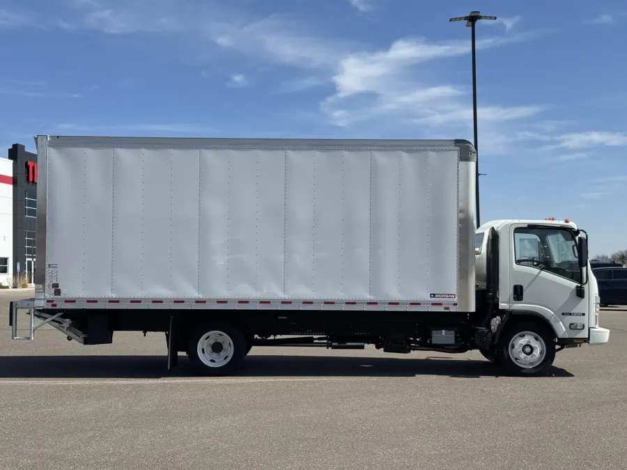 2025 Isuzu NRR GAS | Photo 12 of 22