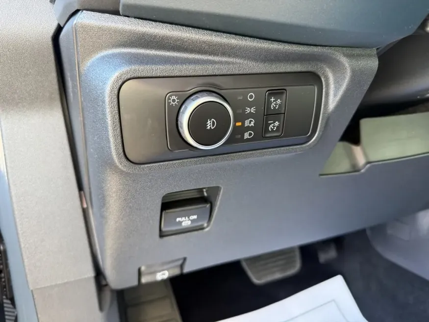 2025 Ford Bronco | Photo 13 of 26