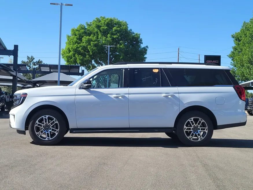 2025 Ford Expedition Max Active | Photo 3 of 27