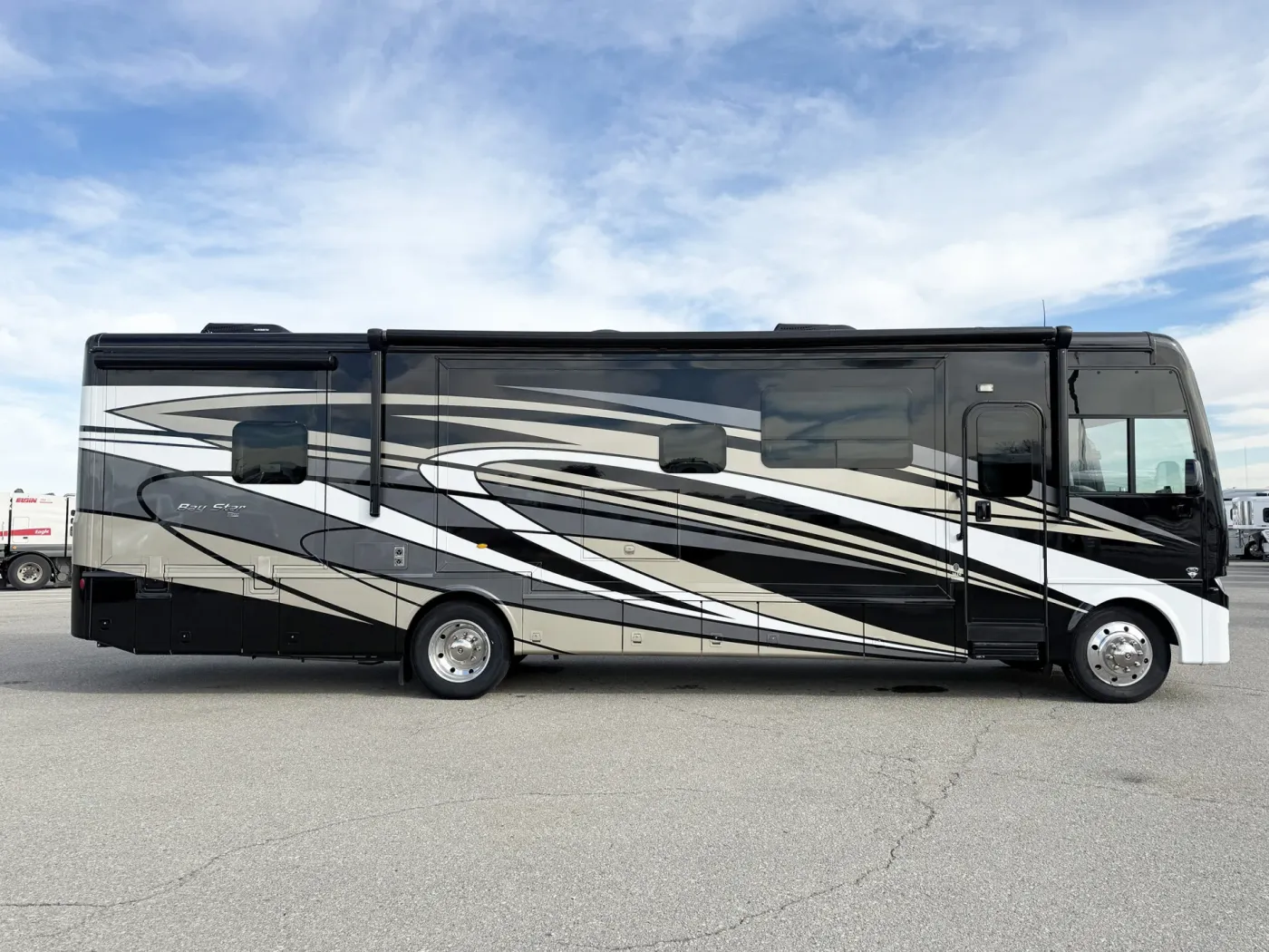 2024 Newmar Bay Star 3626 | Photo 3 of 31