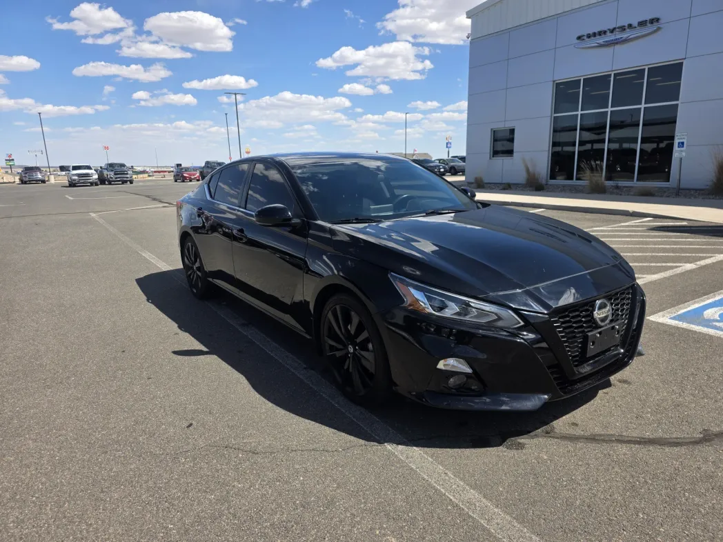 2022 Nissan Altima 2.5 SR 