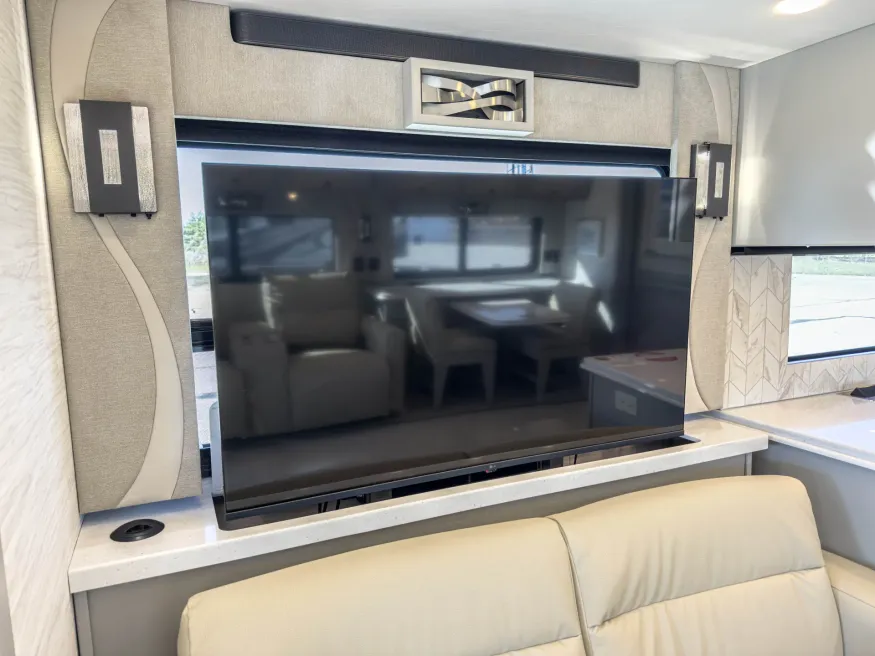 2026 Tiffin Phaeton 37 BH | Photo 17 of 43