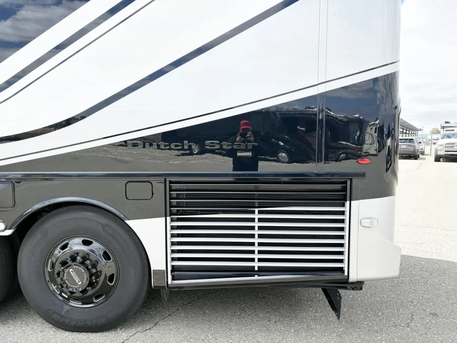 2026 Newmar Dutch Star 4369 | Photo 28 of 30