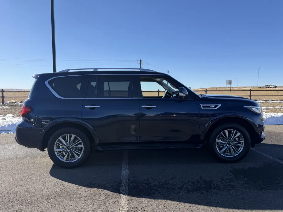 2024 Infiniti QX80 Luxe | Photo 3 of 21