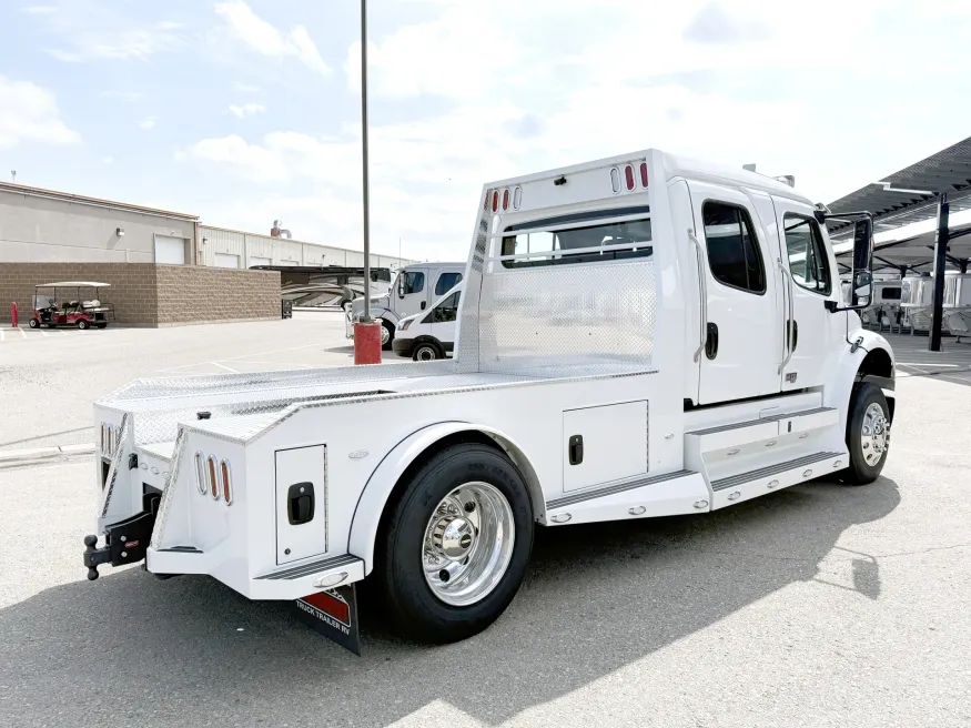 2025 Freightliner M2 106 Plus Summit Hauler | Photo 19 of 26