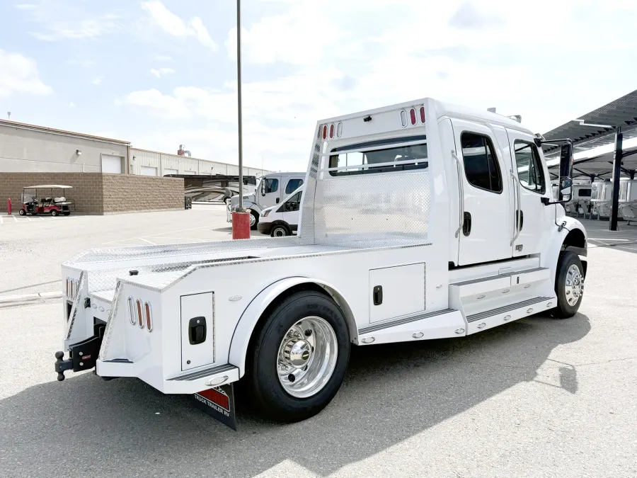 2025 Freightliner M2 106 Plus Summit Hauler | Photo 19 of 26