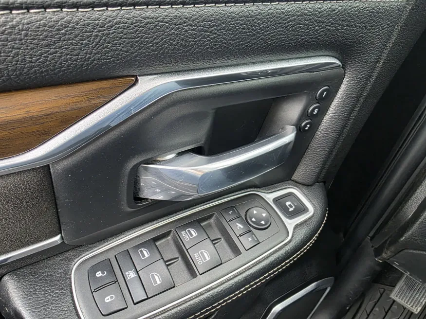2022 RAM 3500 Laramie | Photo 25 of 28
