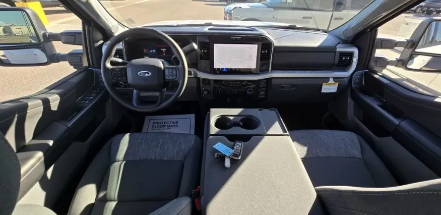 2026 Ford Super Duty F-350 | Photo 24 of 28