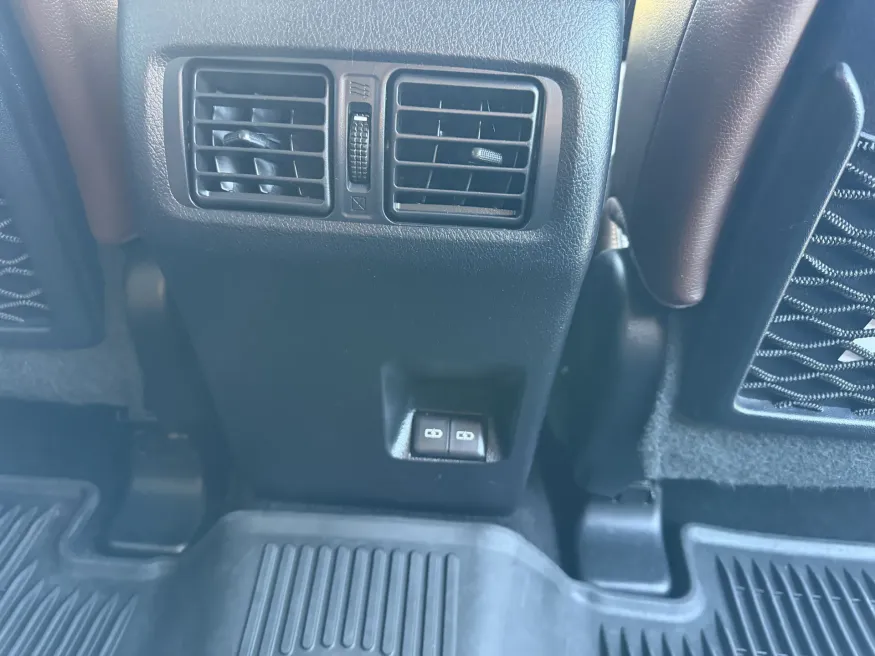 2023 Toyota 4Runner Limited | Photo 12 of 24