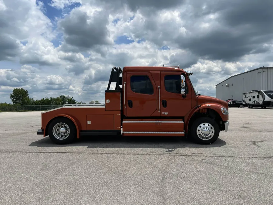 2024 Freightliner M2 106 Bolt | Photo 8 of 33
