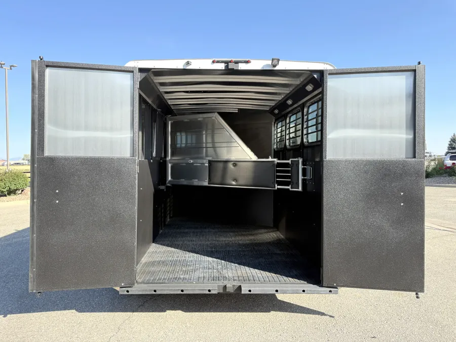 2025 Logan Coach Bullseye 3HGN | Photo 12 of 16