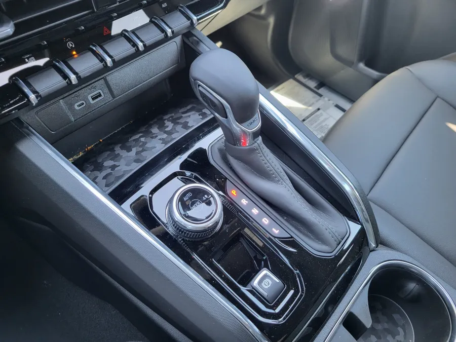 2026 GMC Canyon 4WD Elevation | Photo 17 of 26